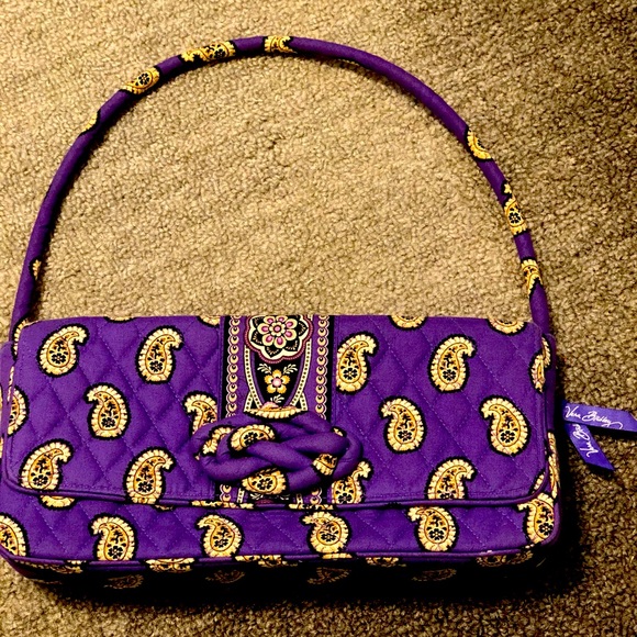 Vera Bradley Handbags - ❌SOLD!❌Vera Bradley Paisley Purse